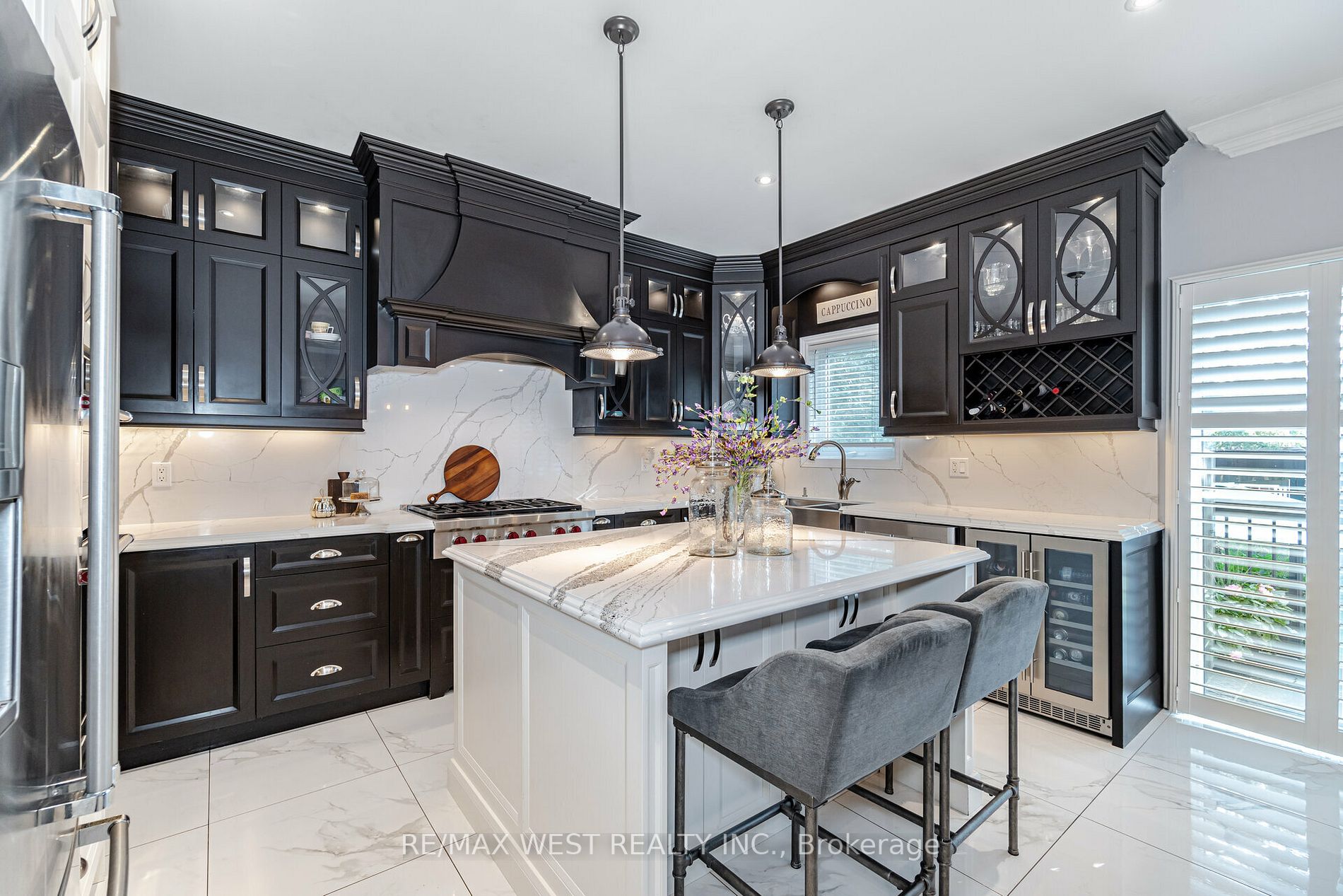 6 Meadow Brook Court