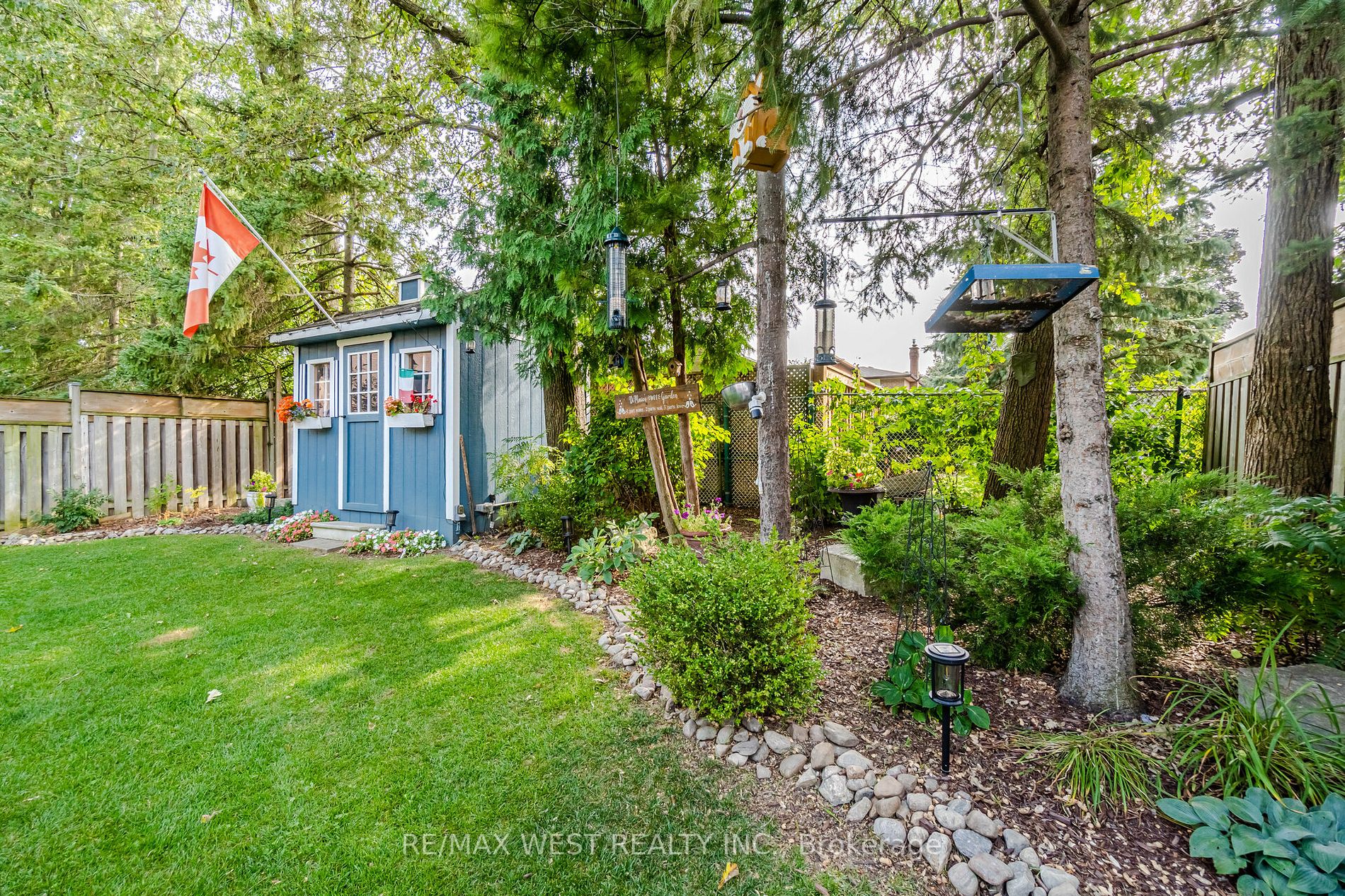 6 Meadow Brook Court
