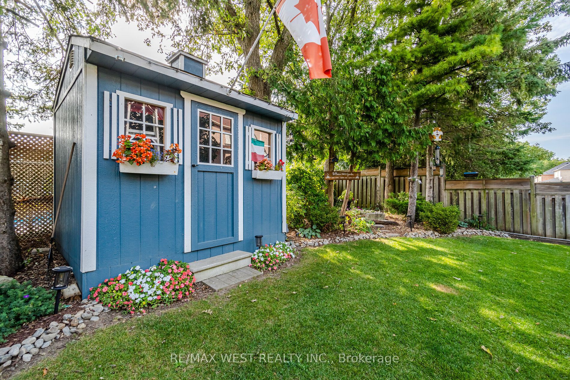 6 Meadow Brook Court