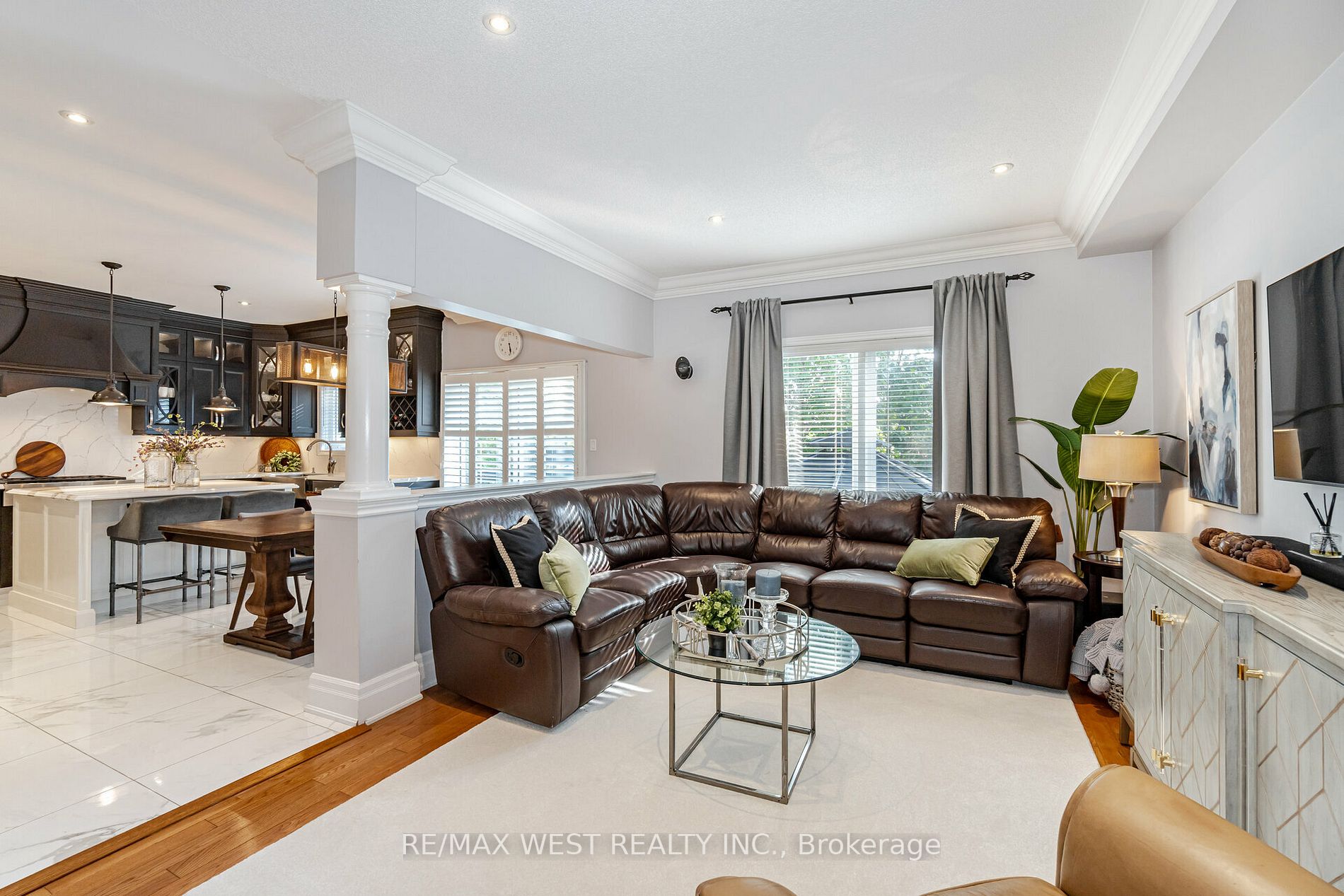 6 Meadow Brook Court