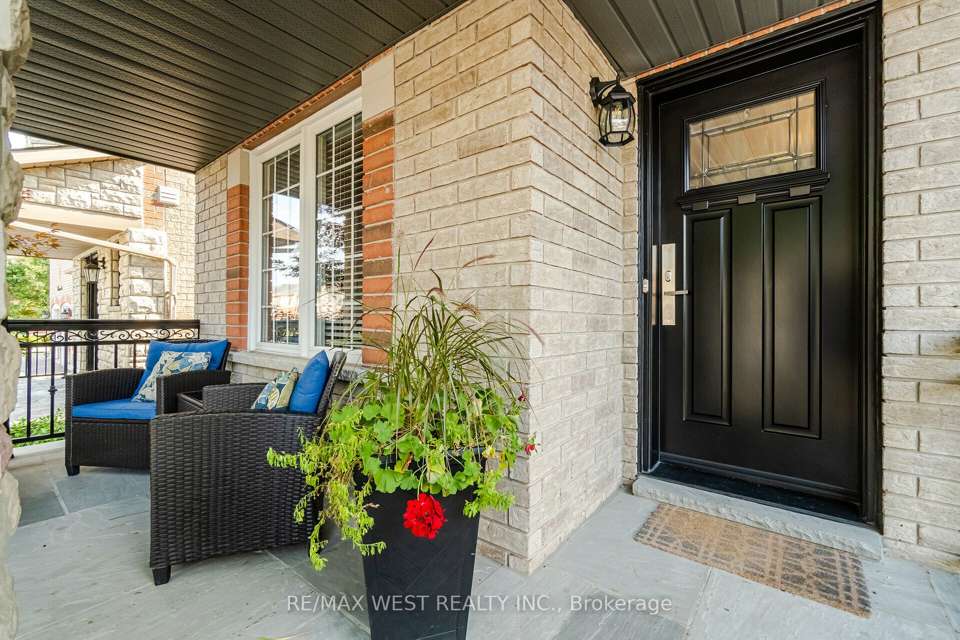 6 Meadow Brook Court