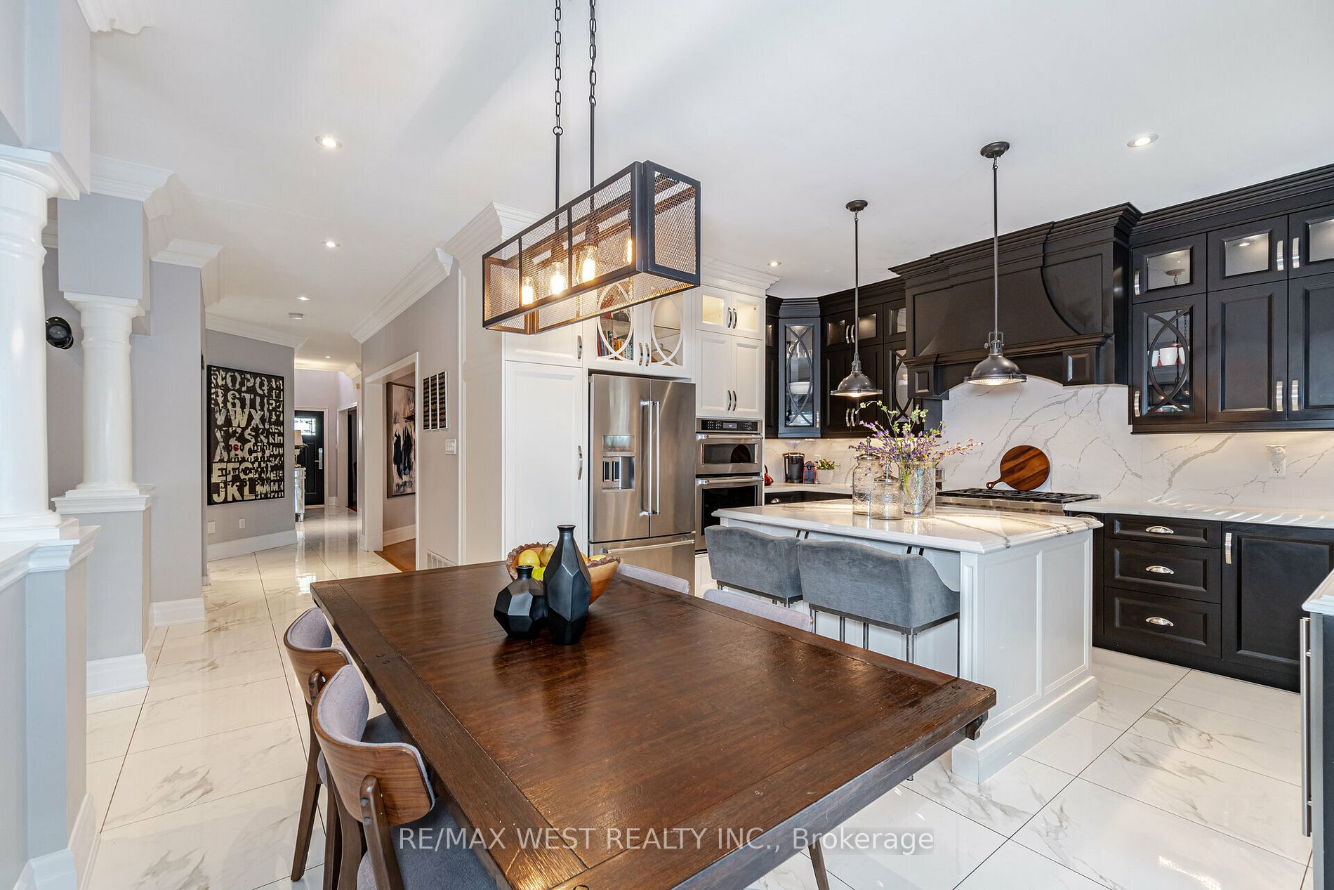 6 Meadow Brook Court