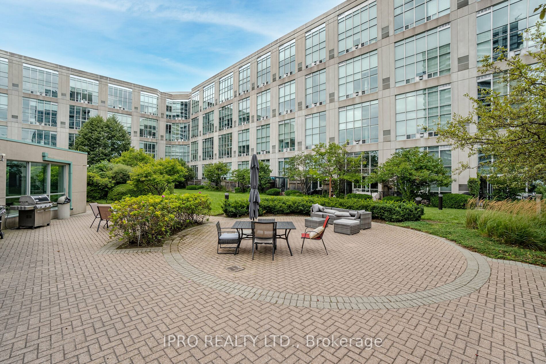 250 Manitoba St, #715
