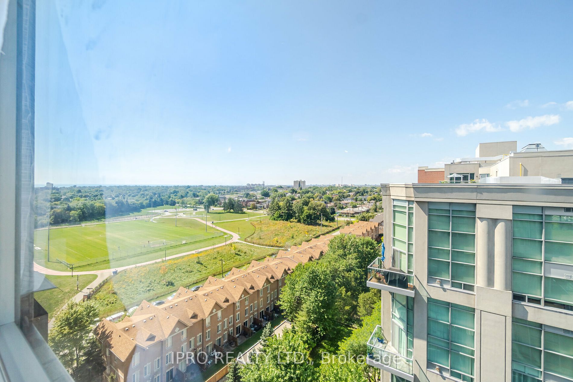 250 Manitoba St, #715