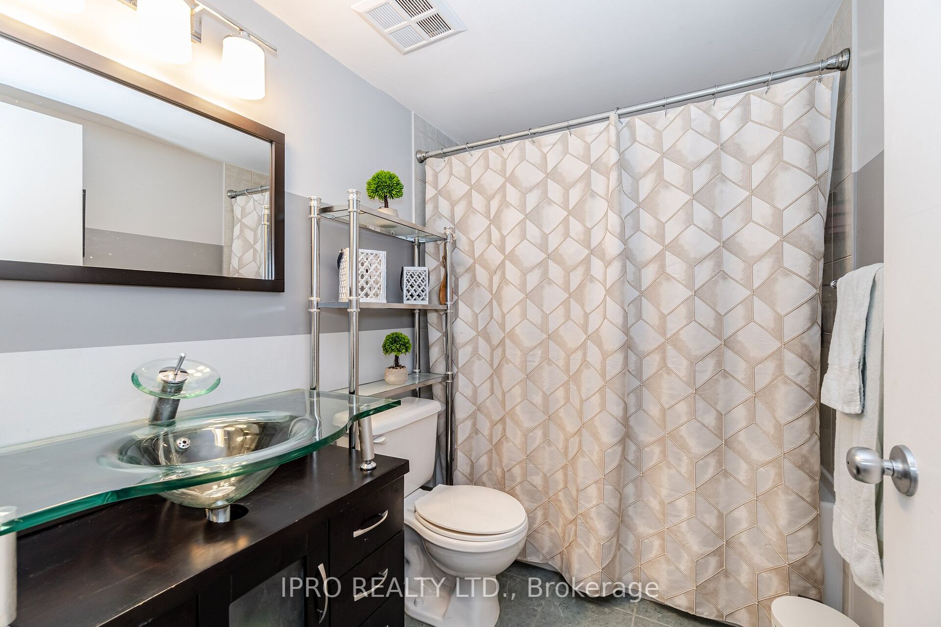 250 Manitoba St, #715