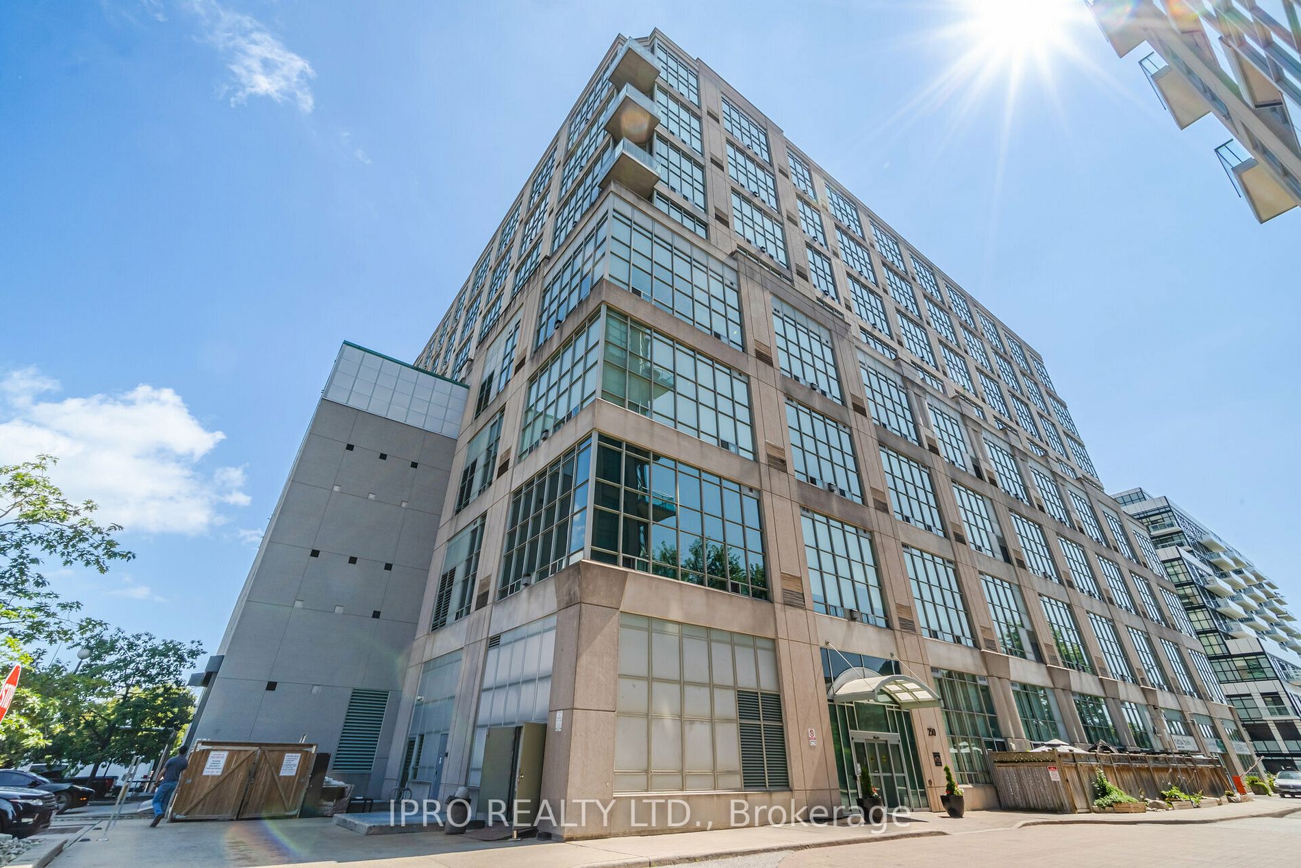 250 Manitoba St, #715
