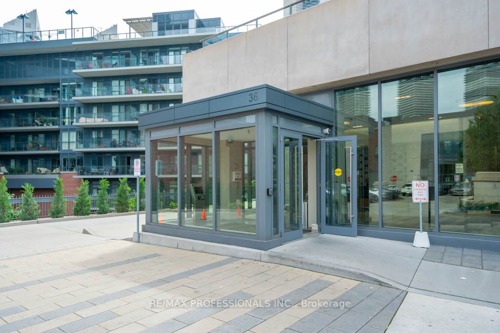 36 Park Lawn Rd, #501