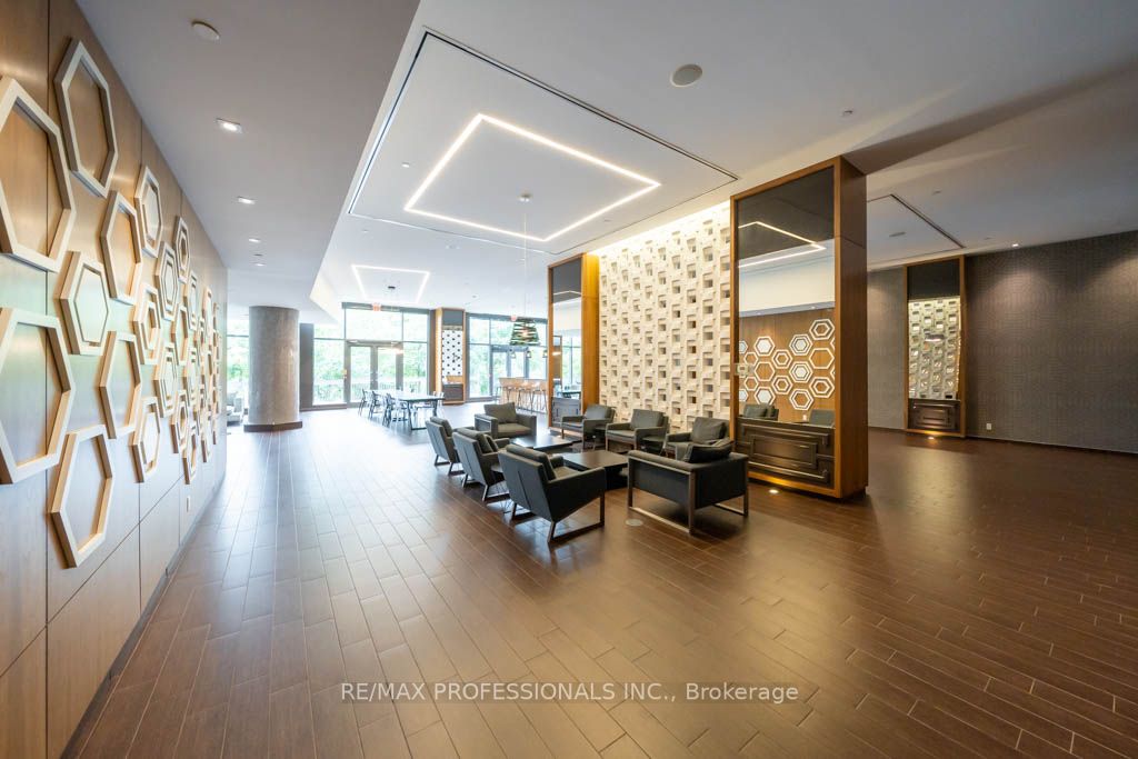 36 Park Lawn Rd, #501