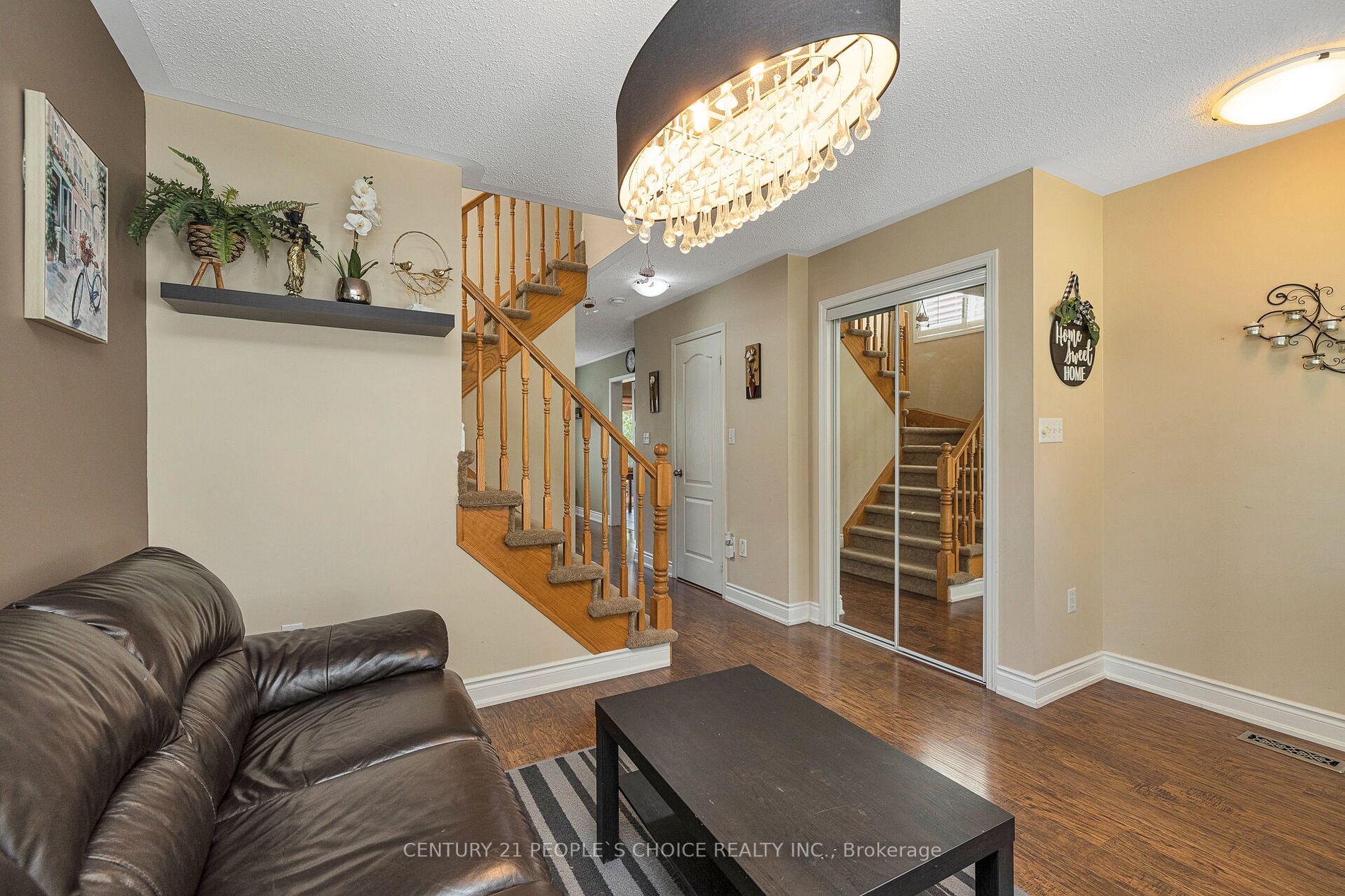 1051 Bowring Cres