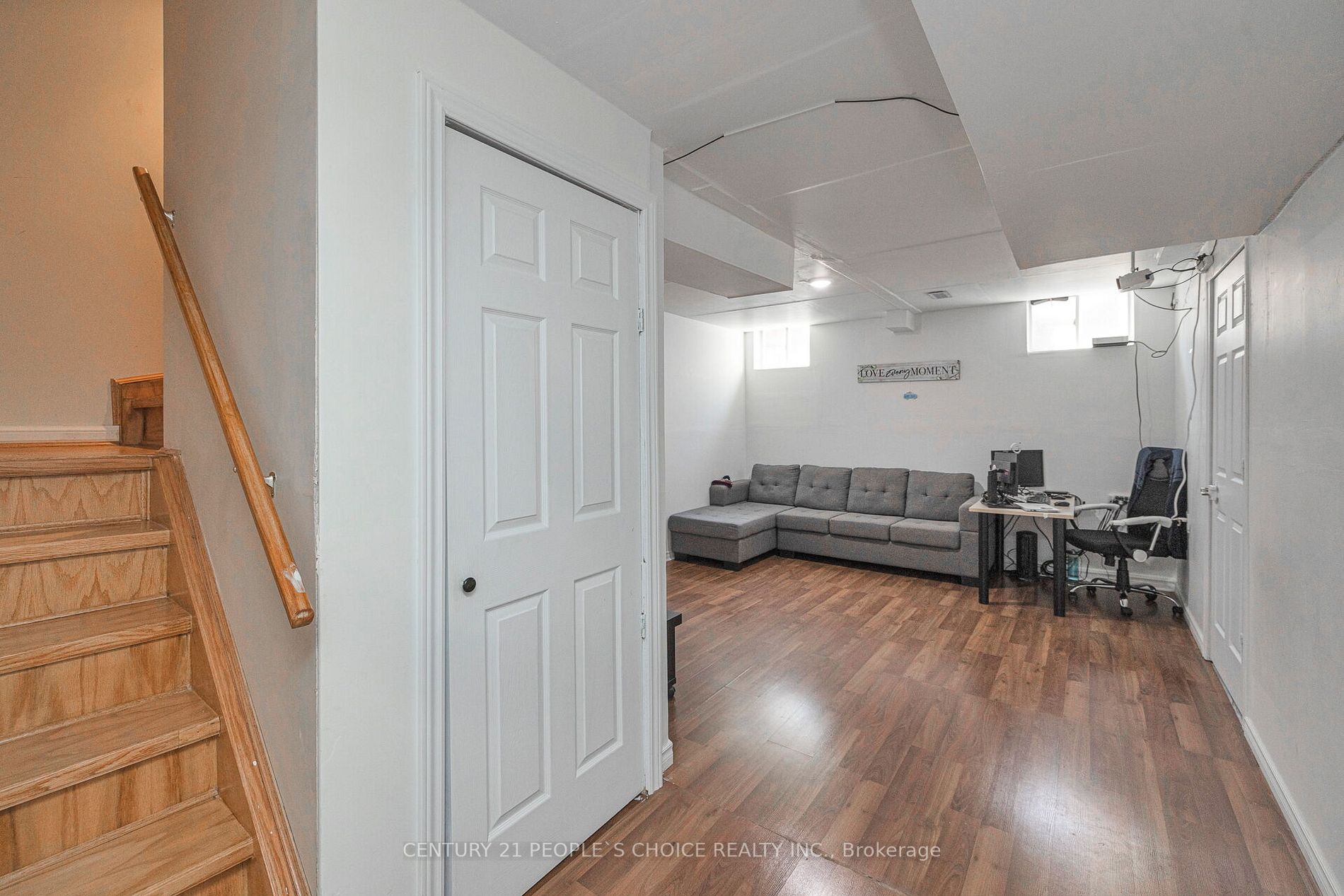 1051 Bowring Cres