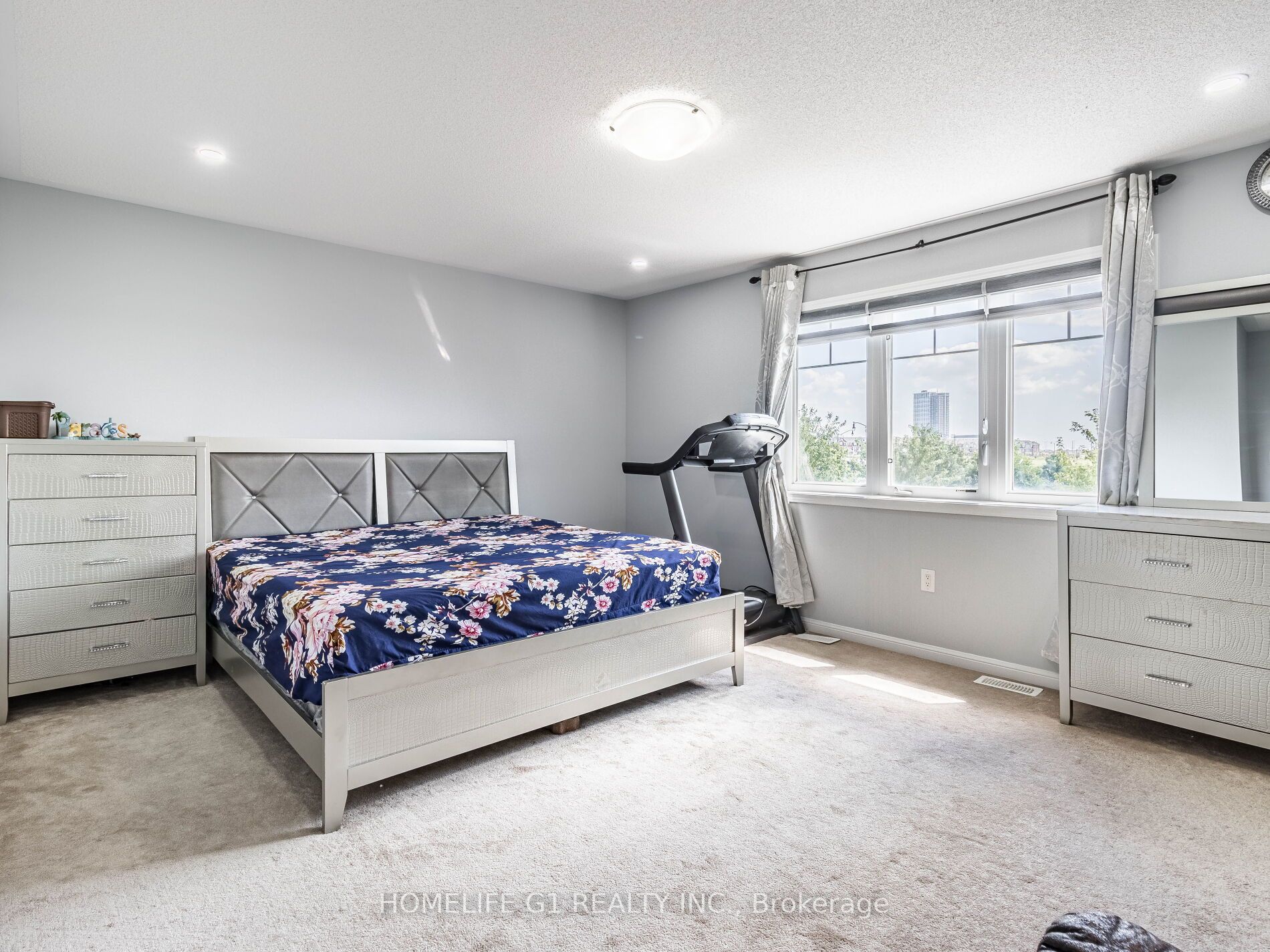 8 Locomotive Cres