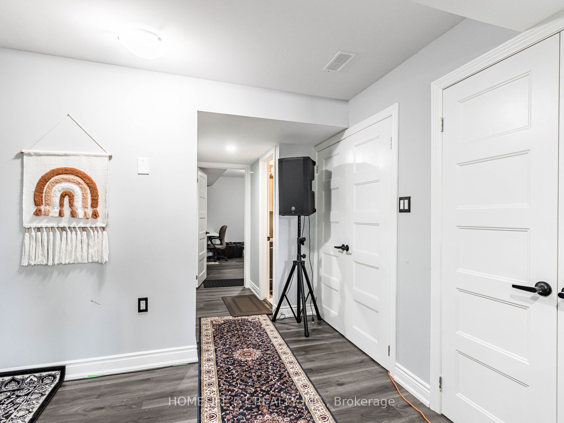 8 Locomotive Cres