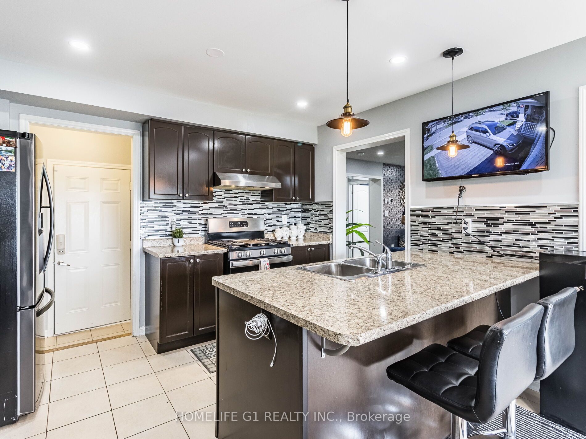 8 Locomotive Cres