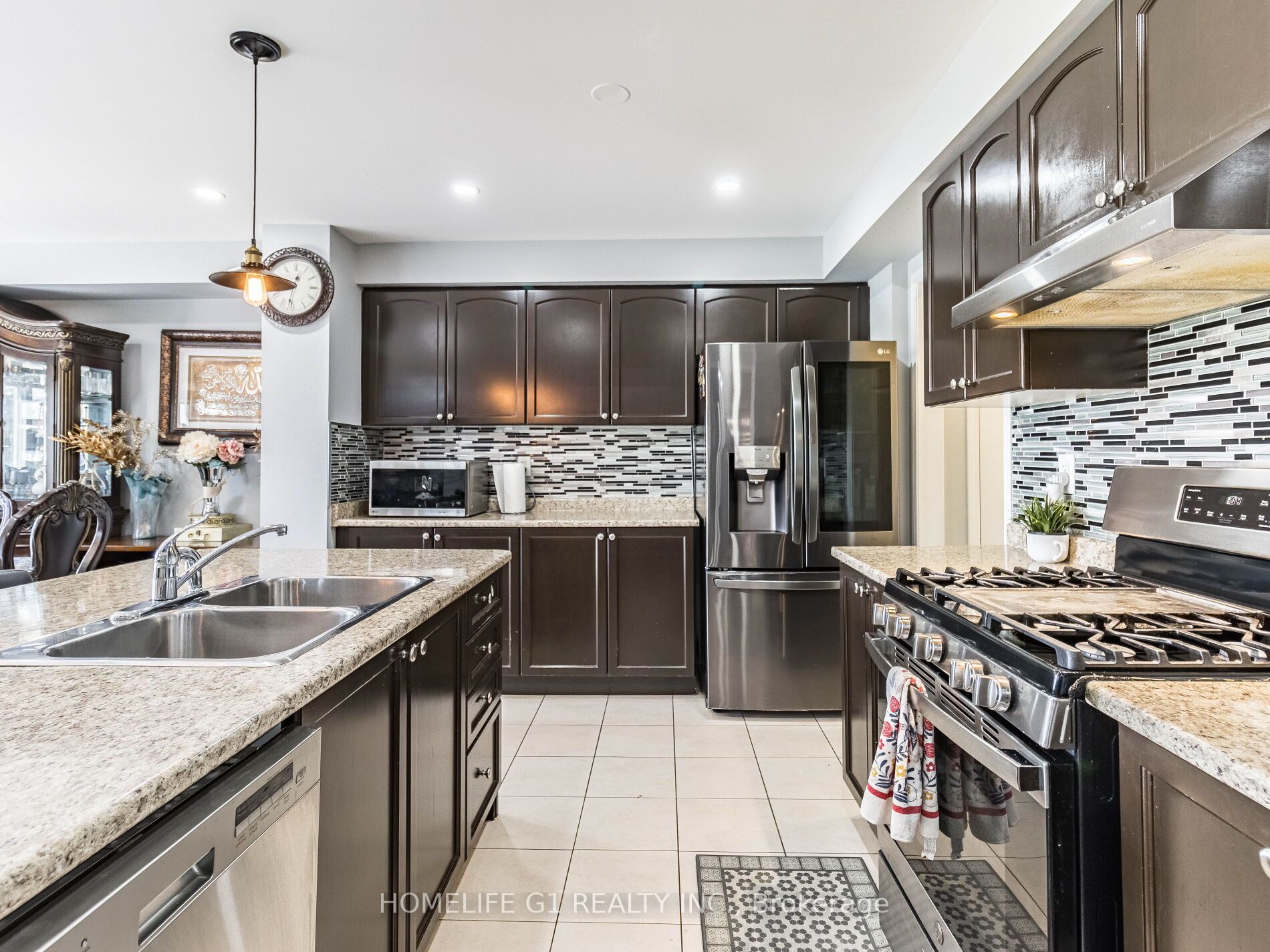 8 Locomotive Cres