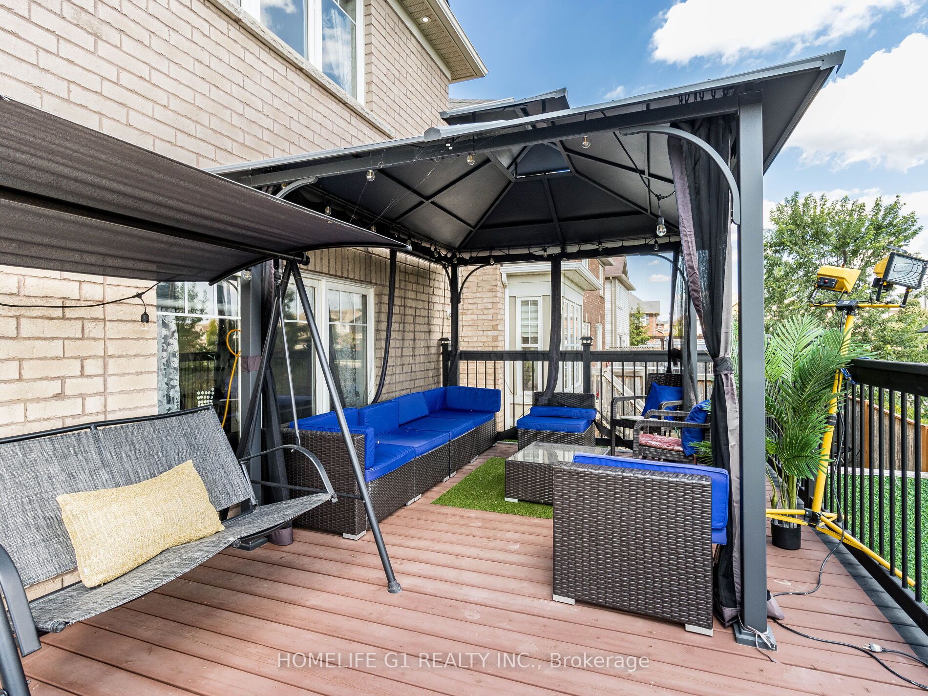 8 Locomotive Cres