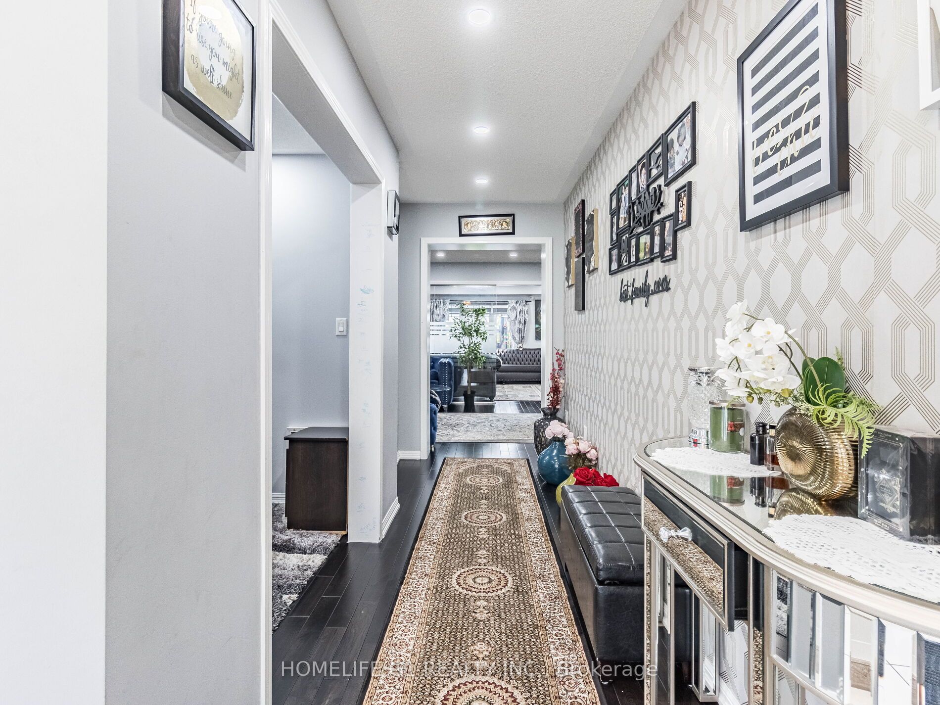 8 Locomotive Cres
