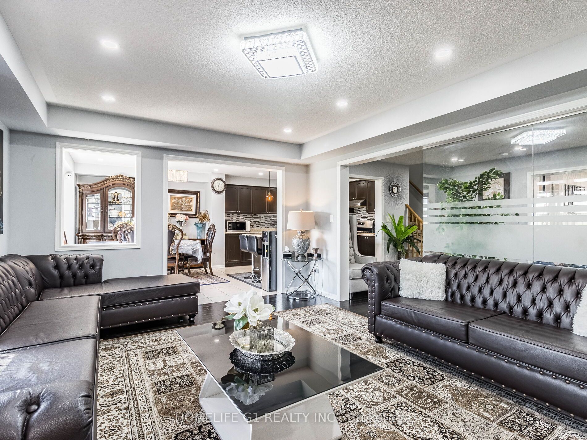 8 Locomotive Cres