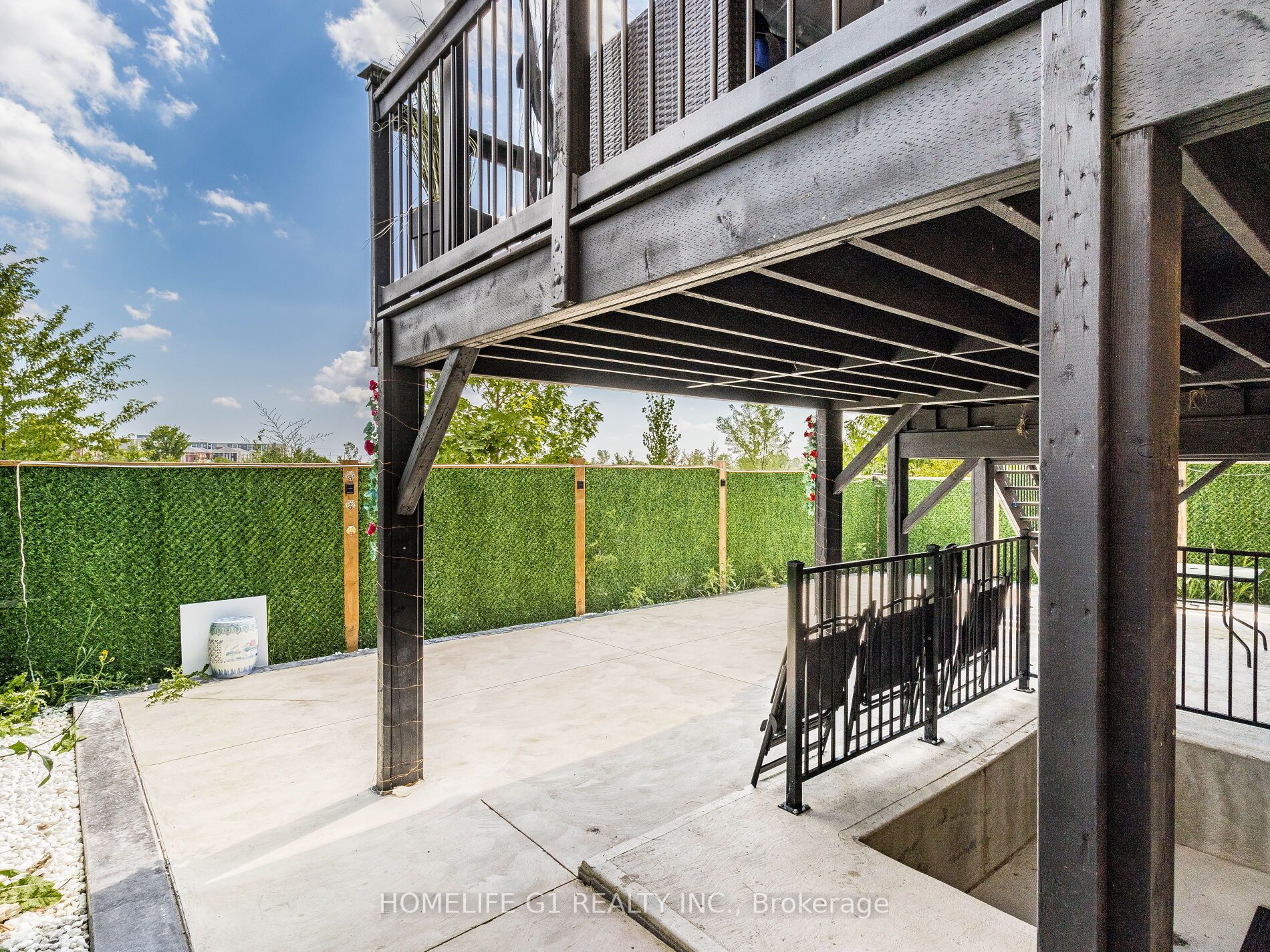 8 Locomotive Cres