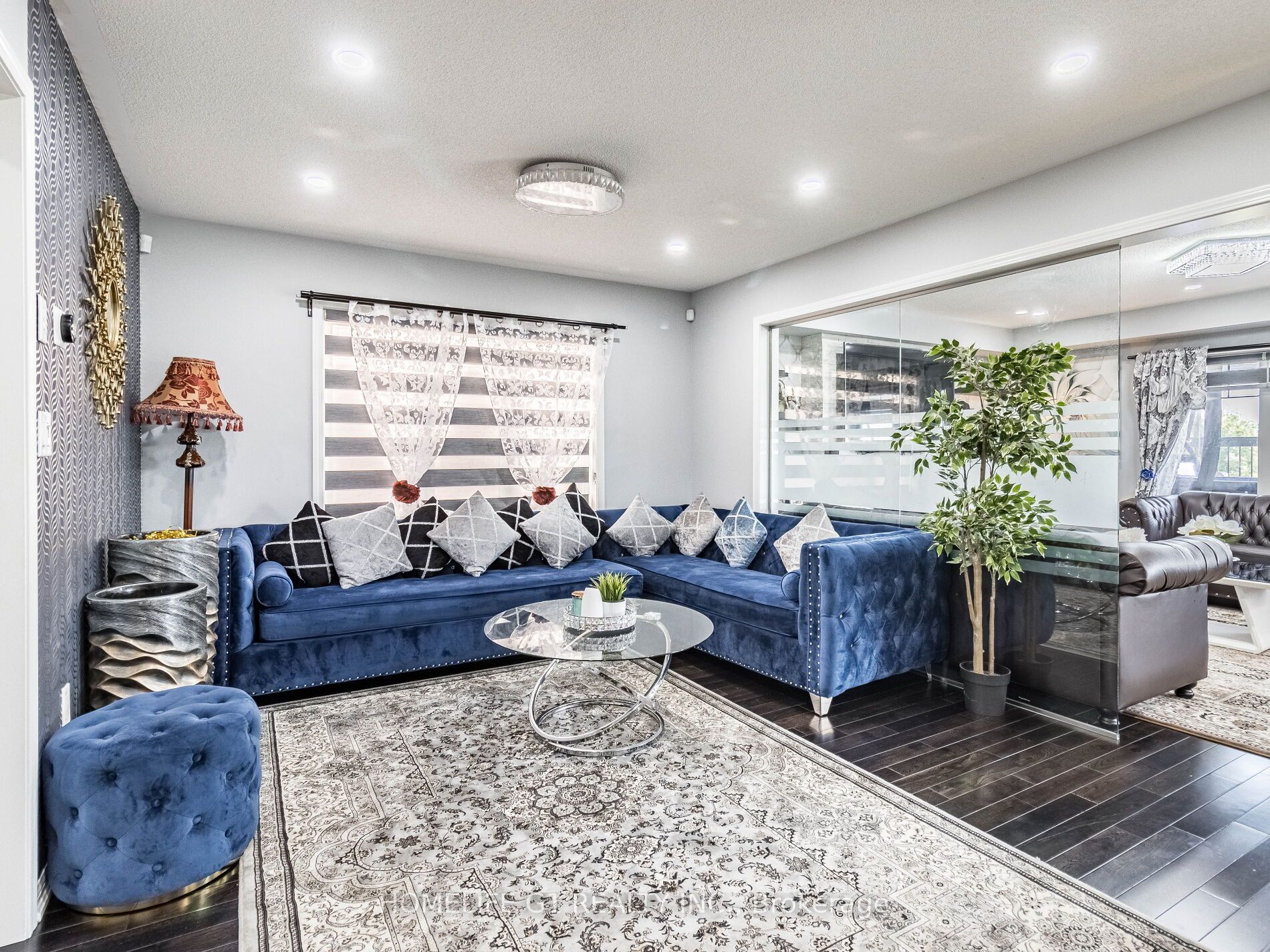 8 Locomotive Cres