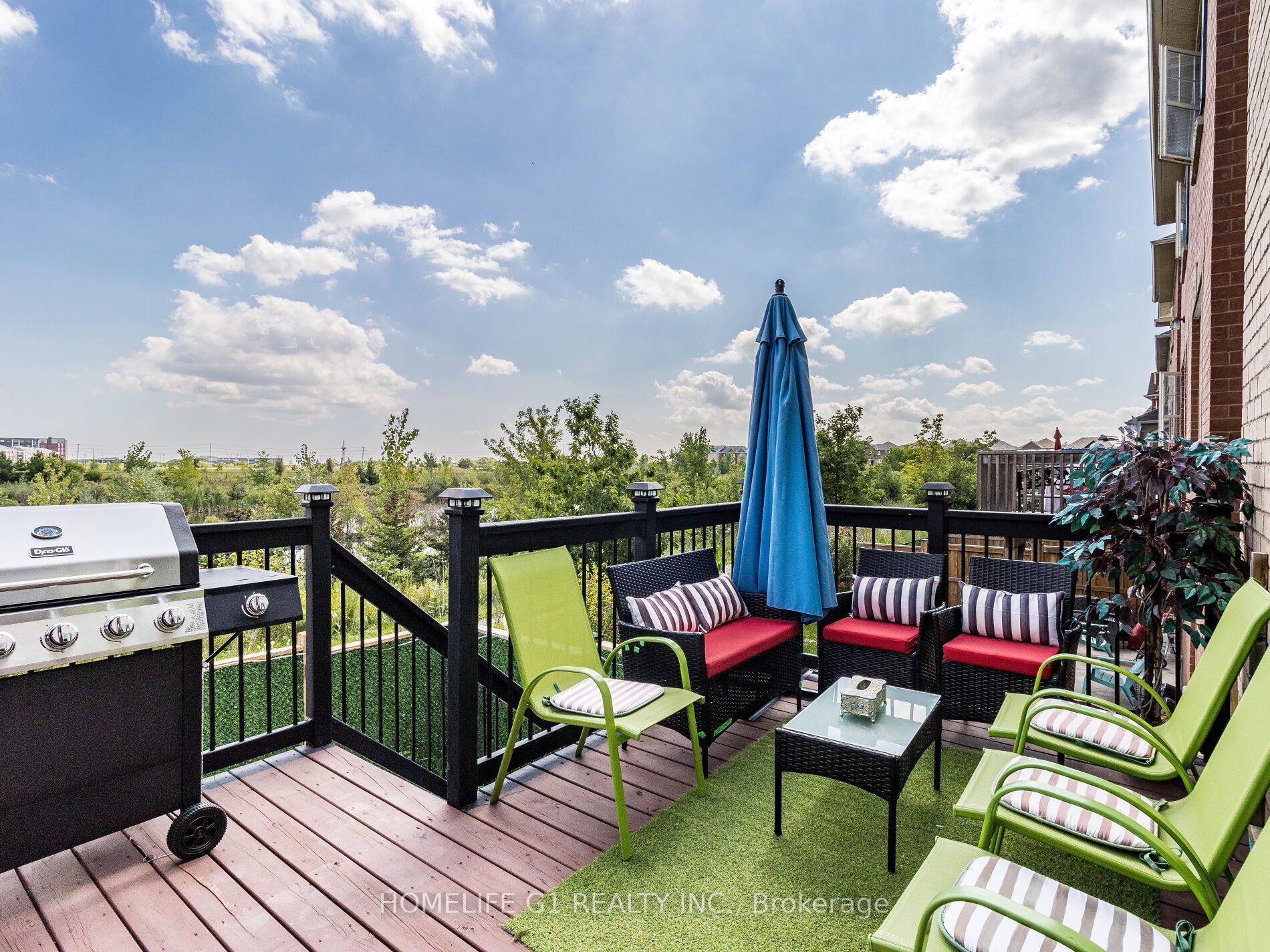 8 Locomotive Cres