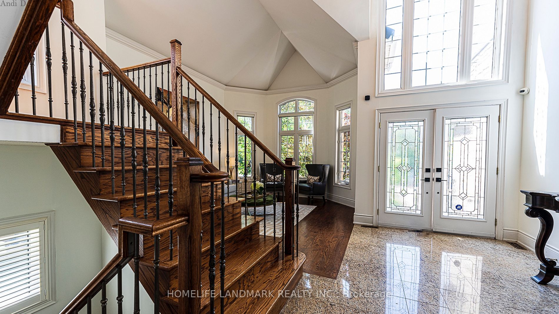 3863 O'neil Gate