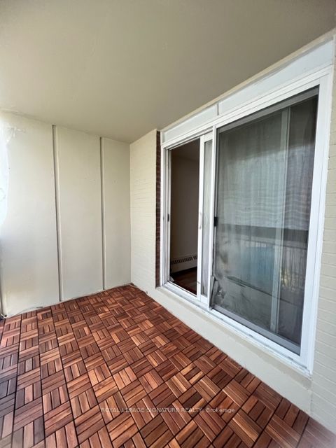 4673 Jane St, #410