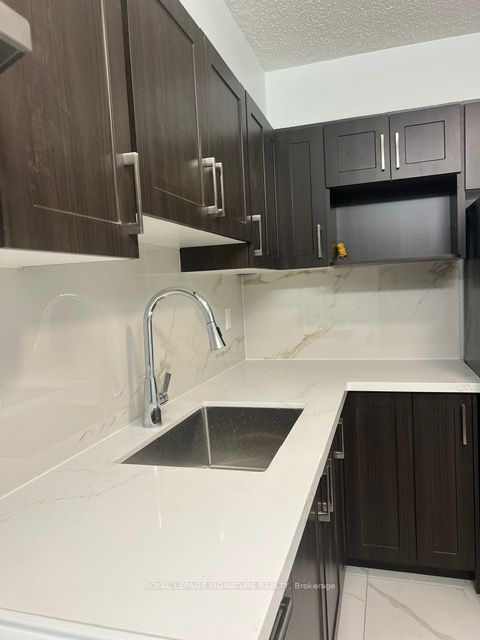 4673 Jane St, #410