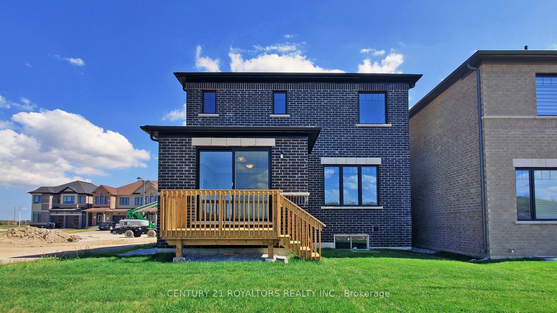 24 Moorhart Crescent