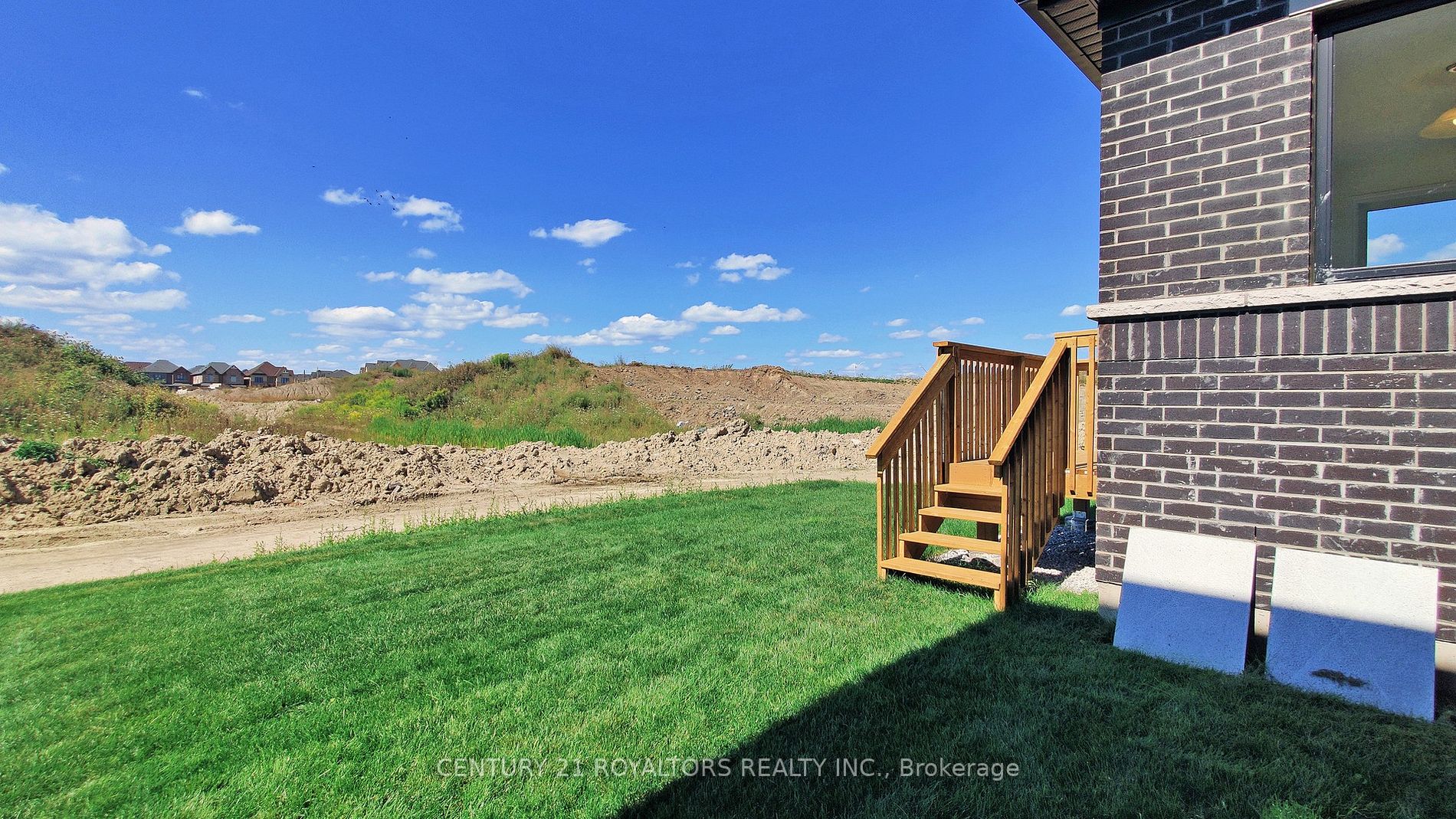 24 Moorhart Crescent