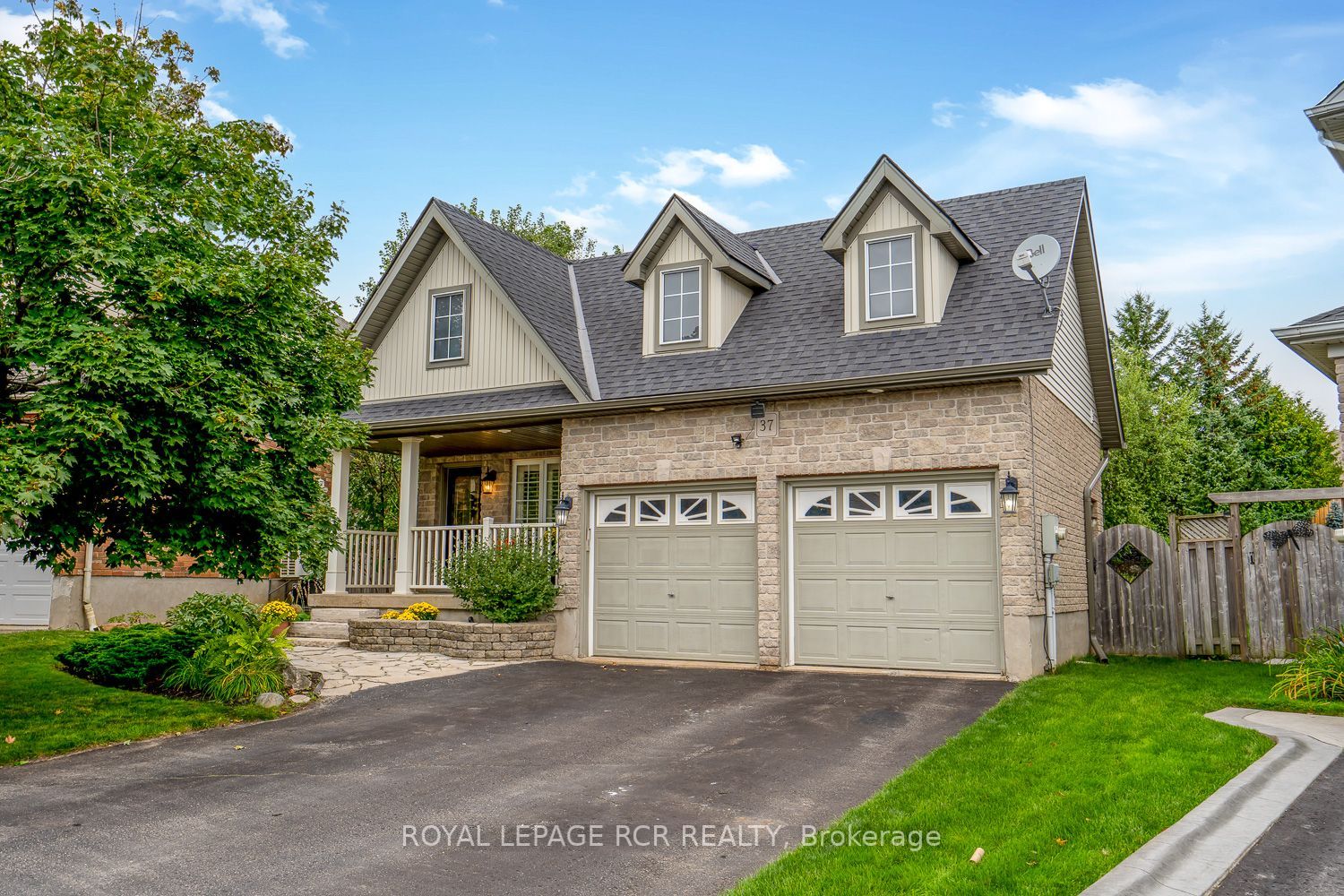 37 Althorp Dr
