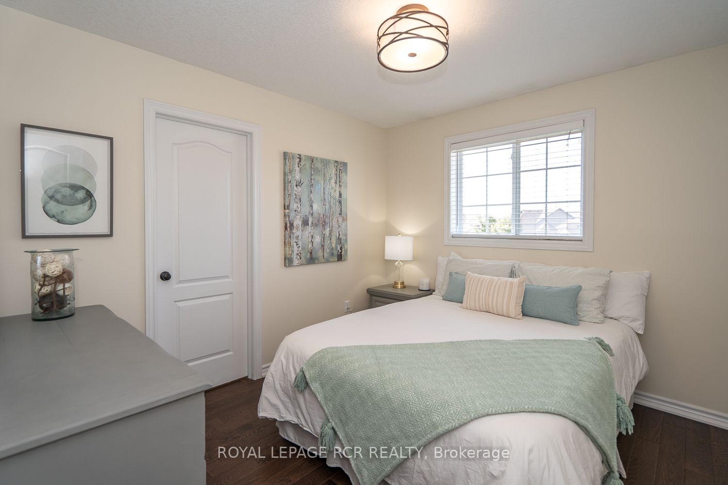20 Dinnick Cres