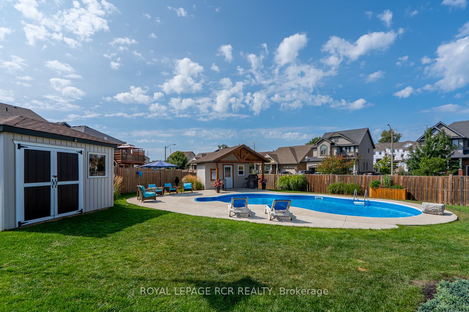 20 Dinnick Cres