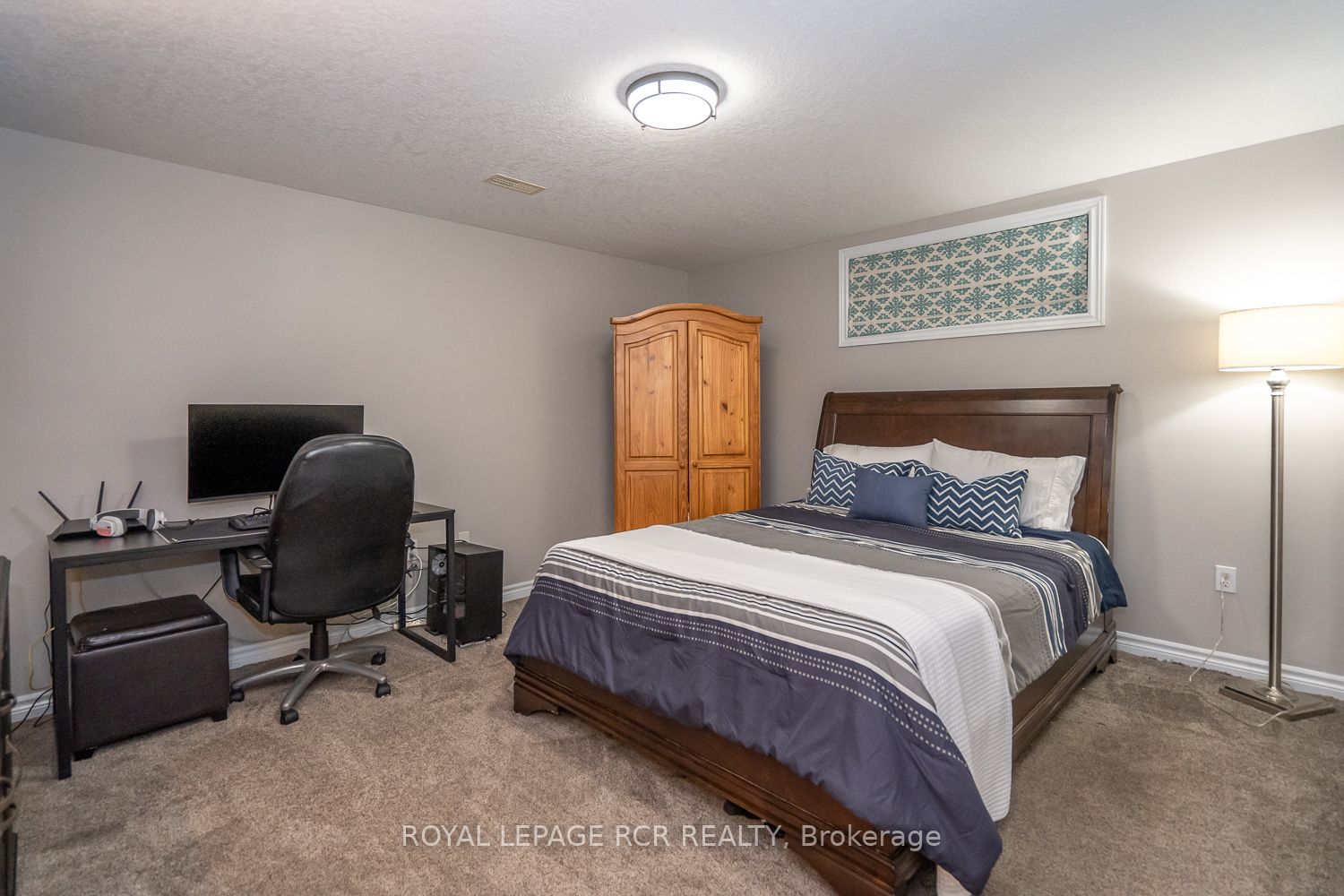20 Dinnick Cres