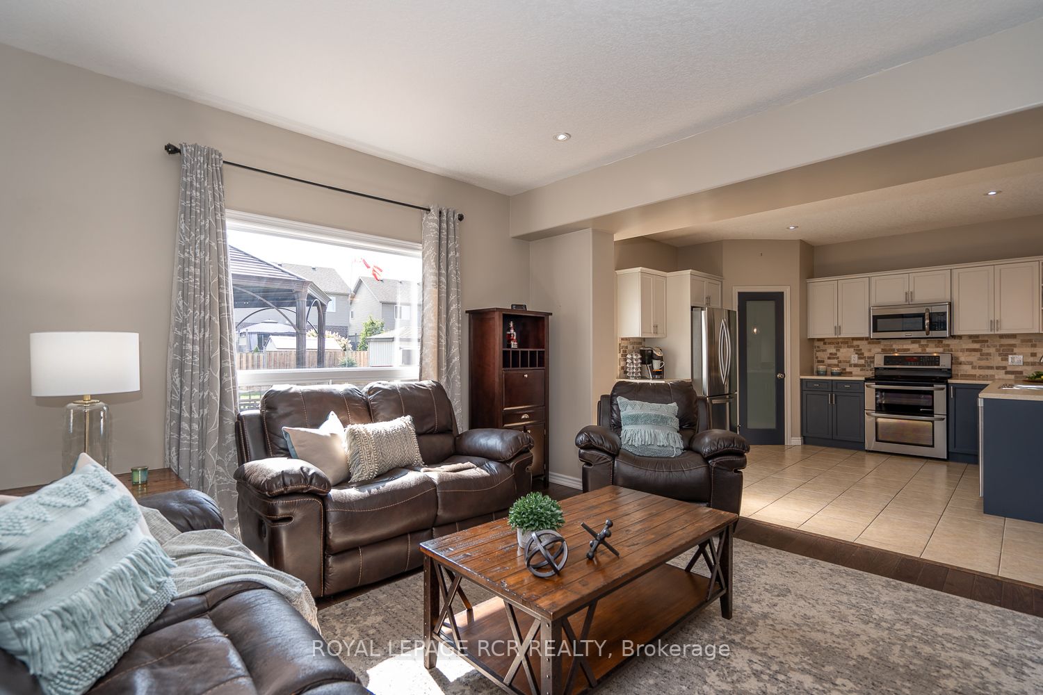 20 Dinnick Cres