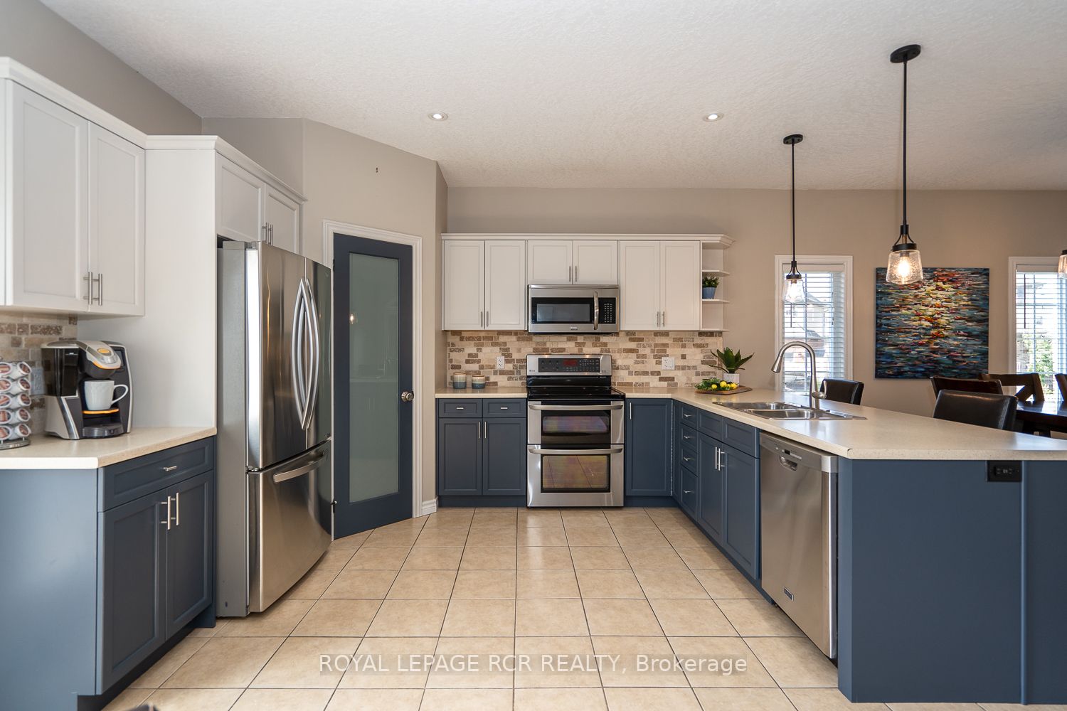 20 Dinnick Cres
