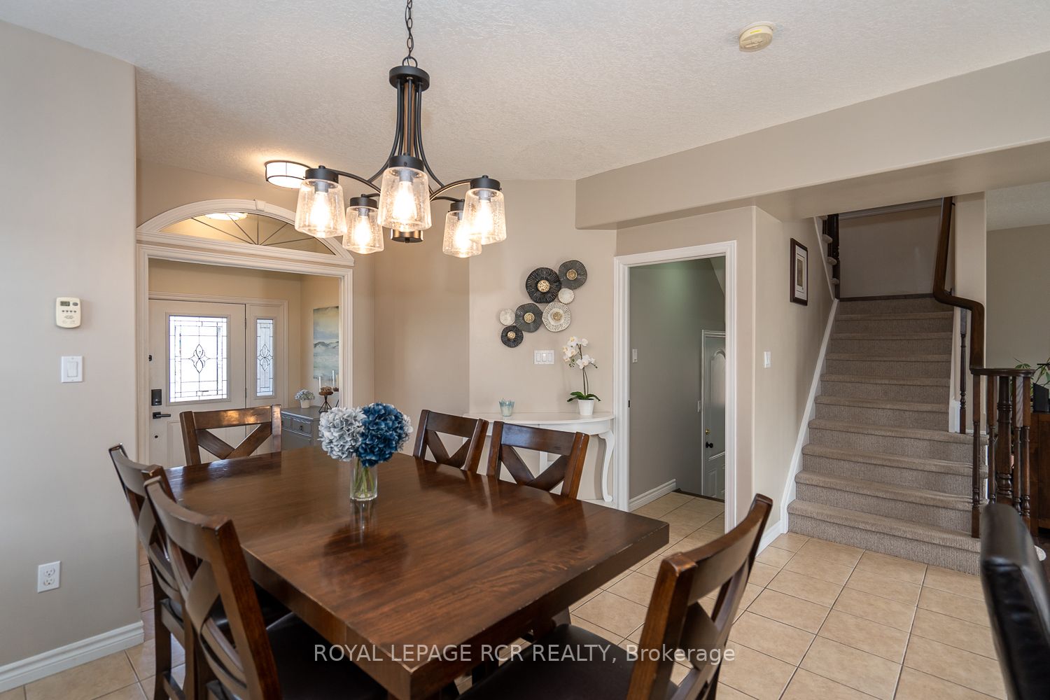 20 Dinnick Cres