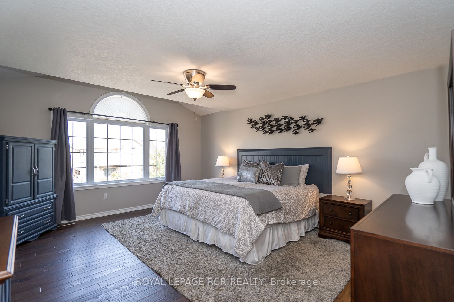 20 Dinnick Cres