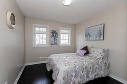 12 Ridgemore Cres