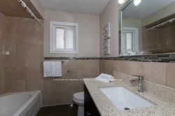 12 Ridgemore Cres