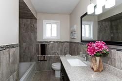 12 Ridgemore Cres