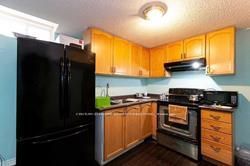 12 Ridgemore Cres