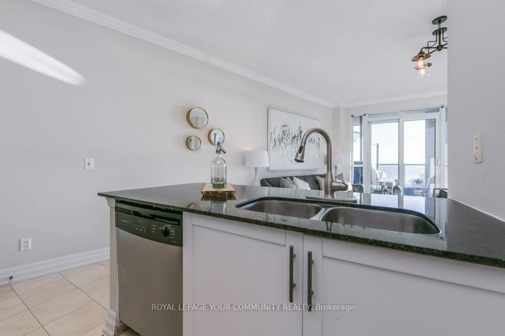 2083 Lake Shore Blvd W, #1412