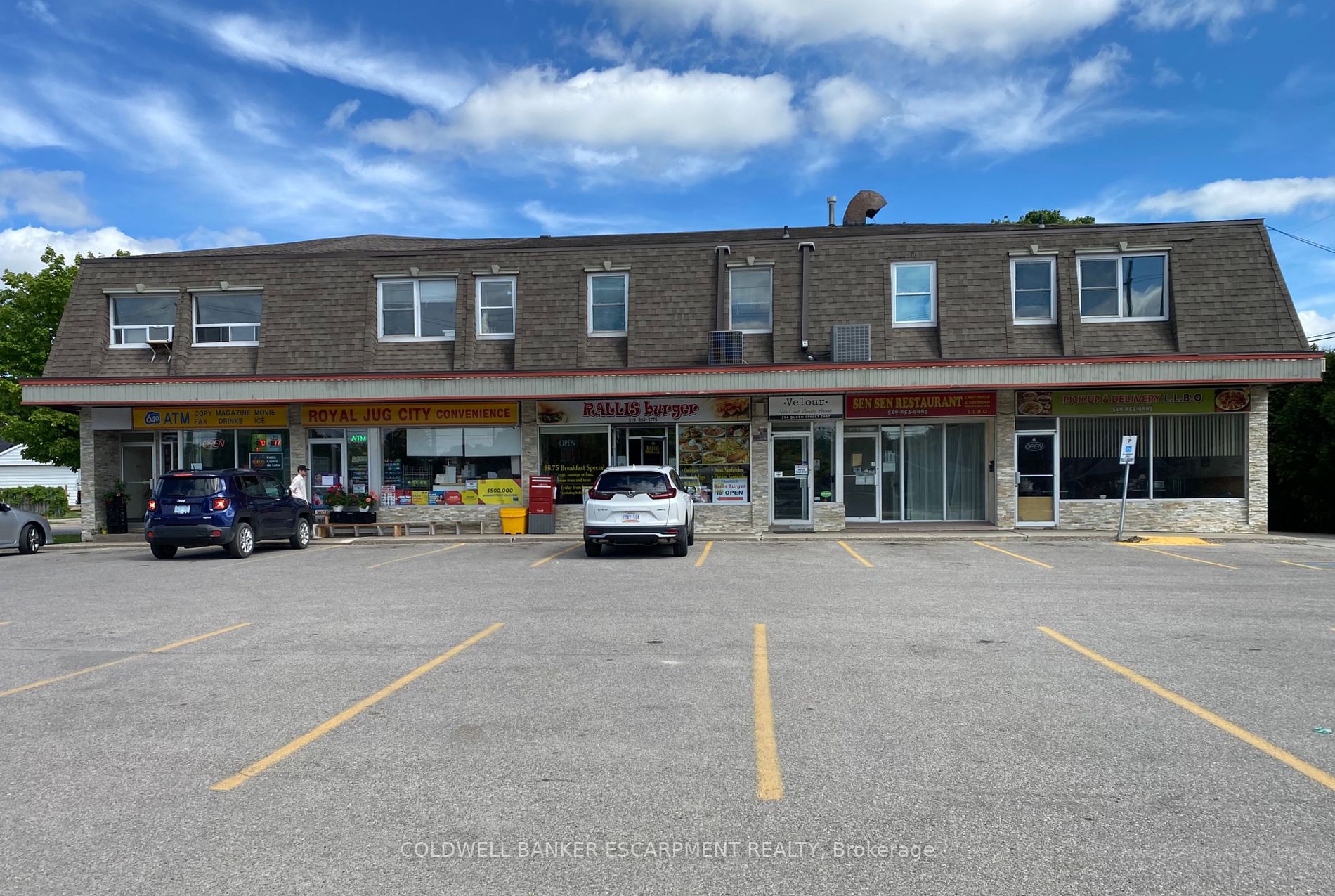 294 Queen St E, #201