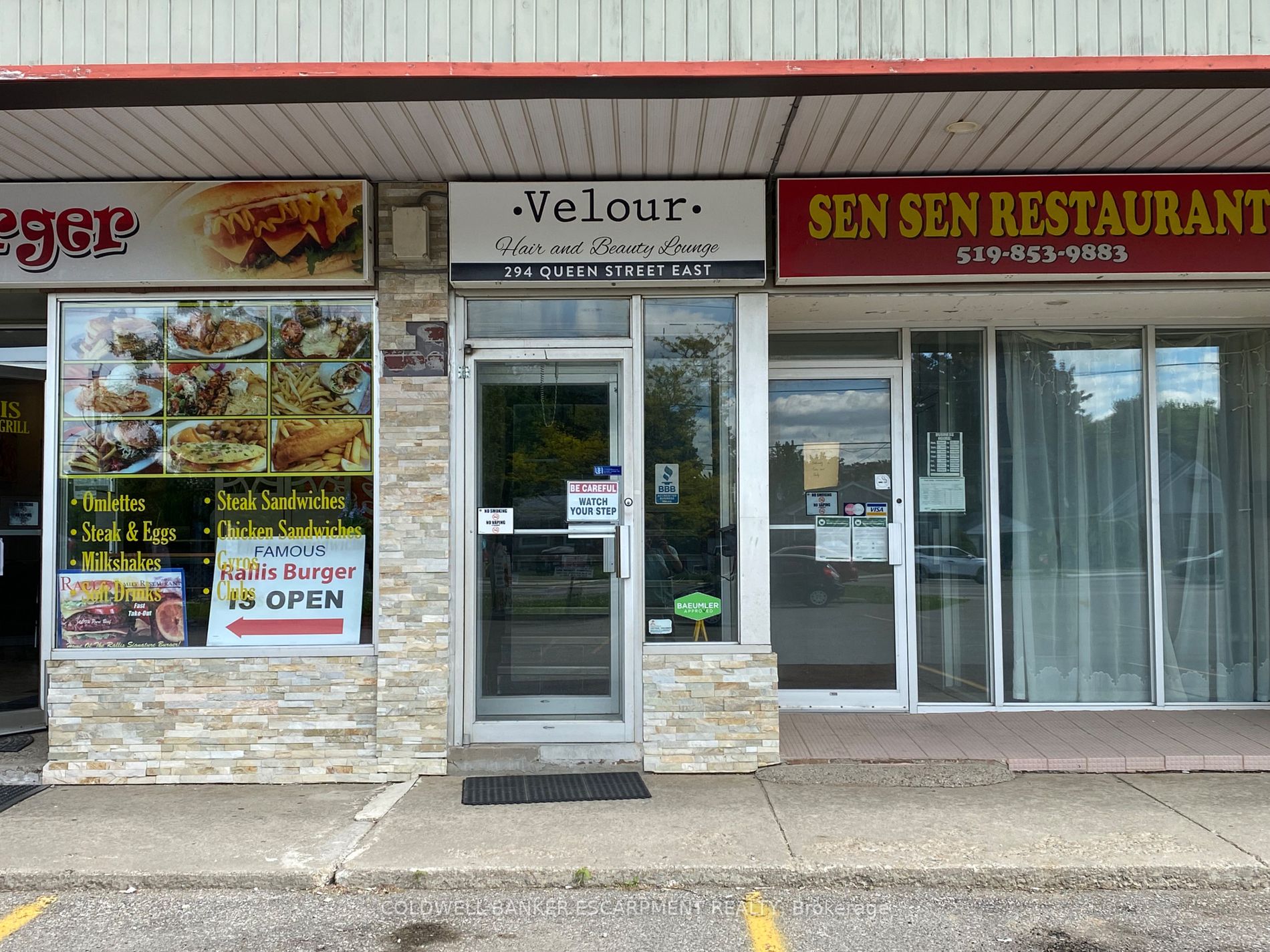 294 Queen St E, #201