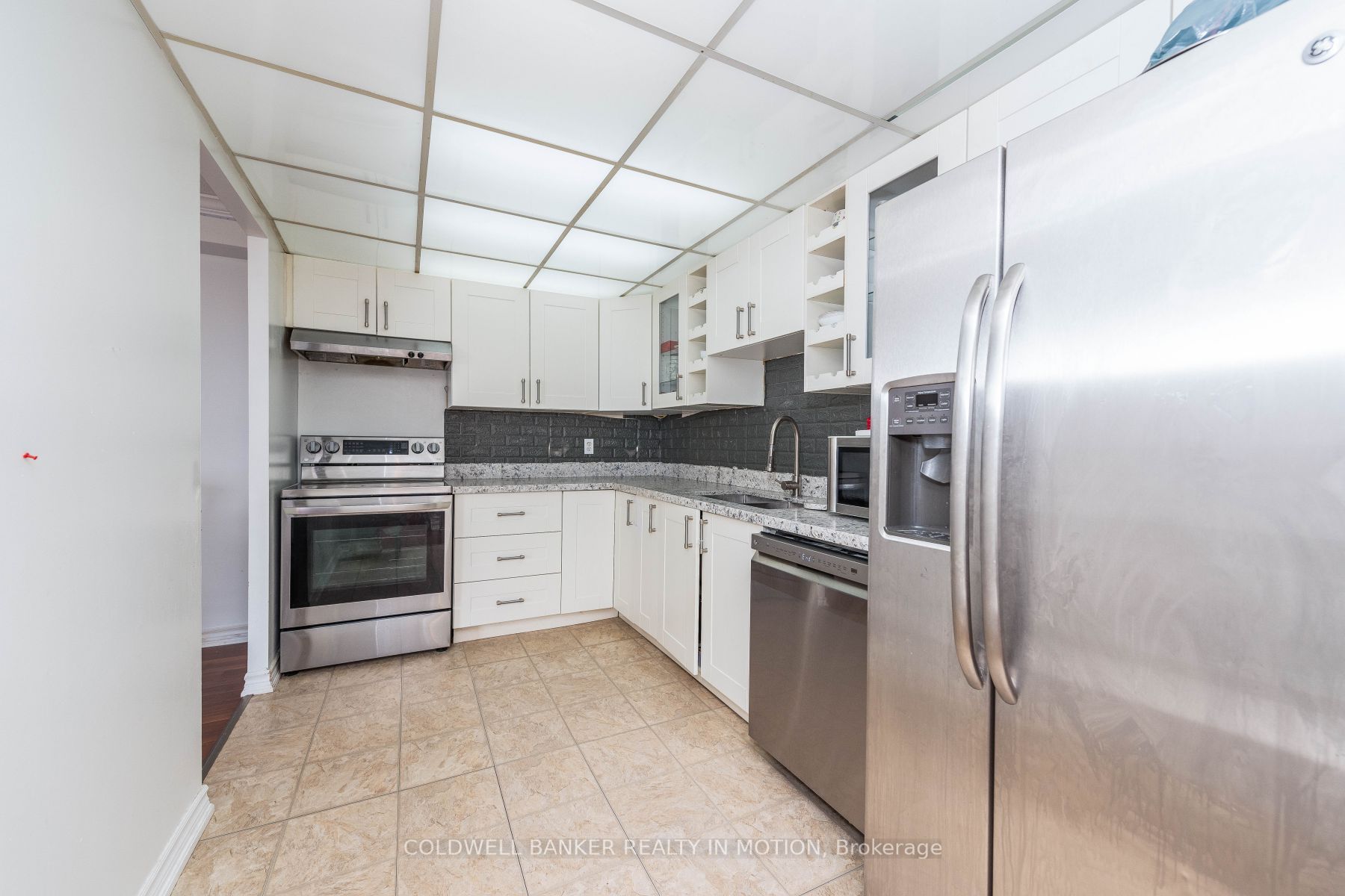 155 Hillcrest Ave, #905