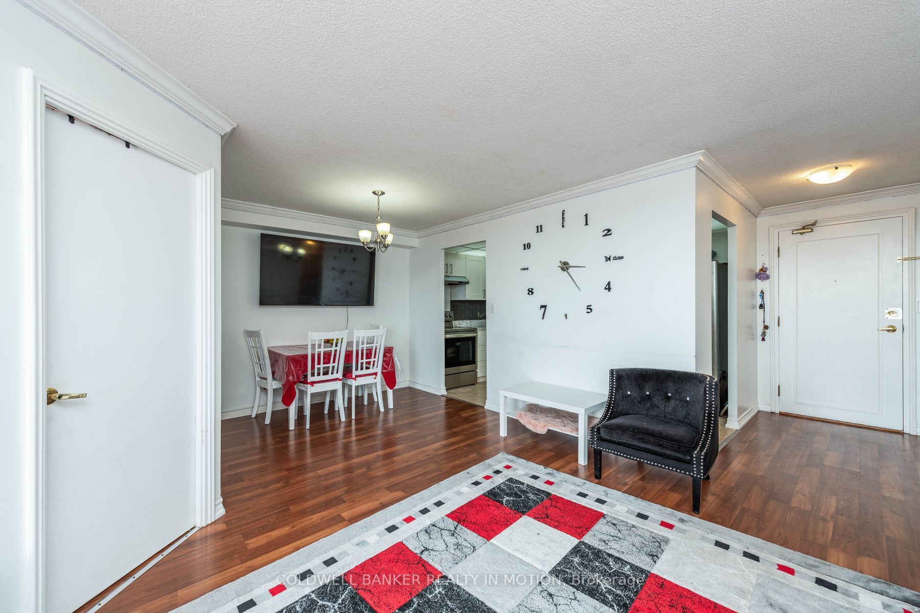 155 Hillcrest Ave, #905