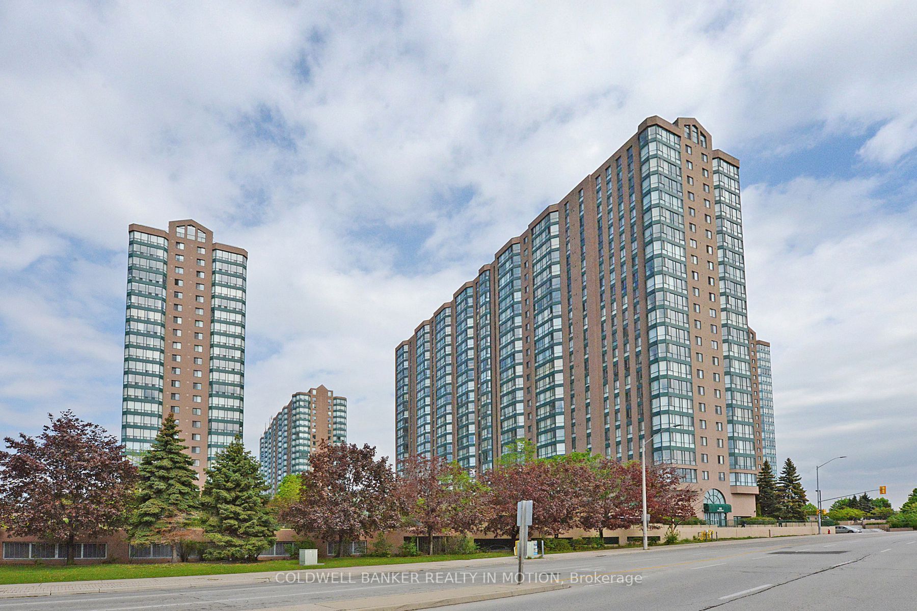 155 Hillcrest Ave, #905