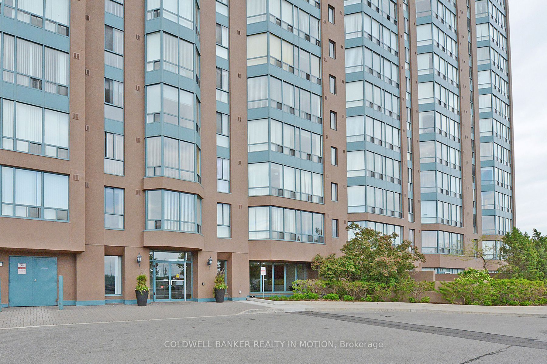155 Hillcrest Ave, #905