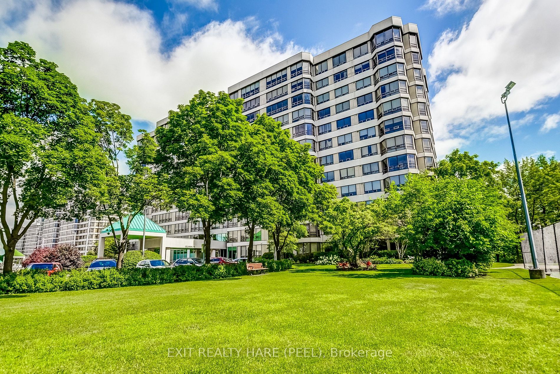 330 Mill St S, #906