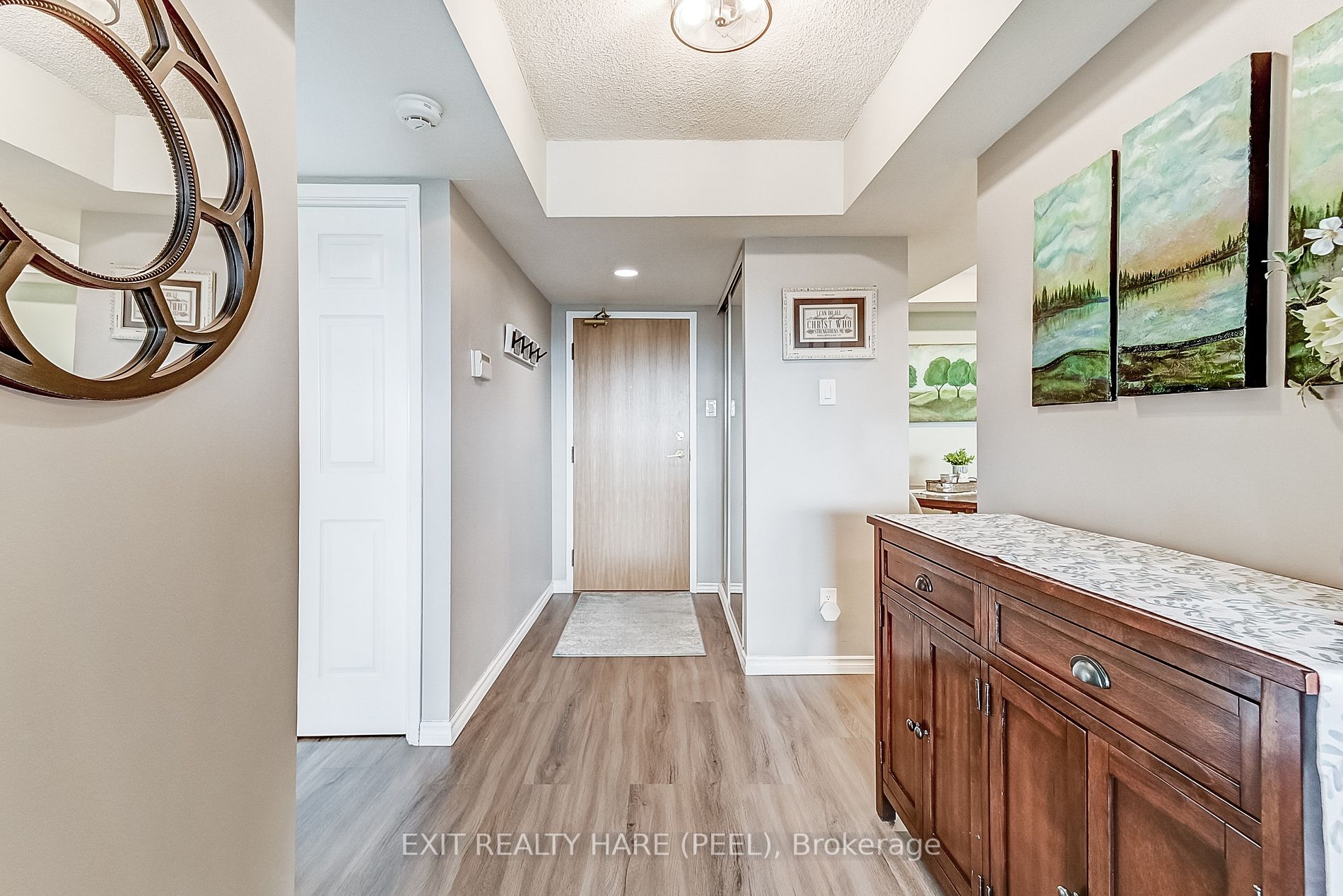 330 Mill St S, #906